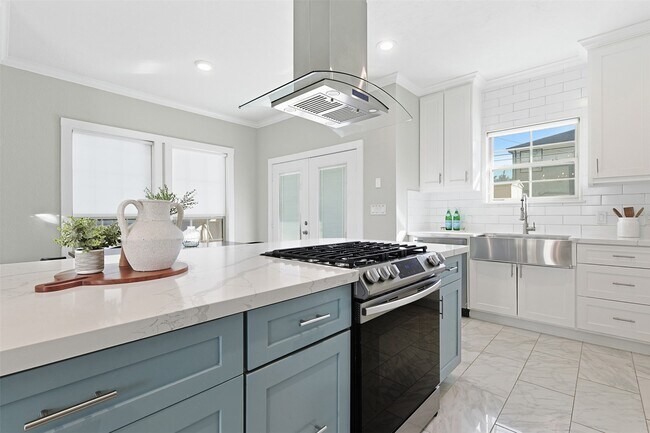 Building Photo - 514 E 29th St