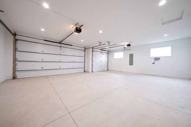 Building Photo - 26391 Preserve Dr