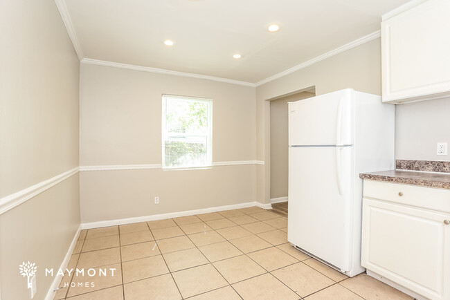 Building Photo - Cozy 2 Bedroom Home Near Downtown Jacksonv...