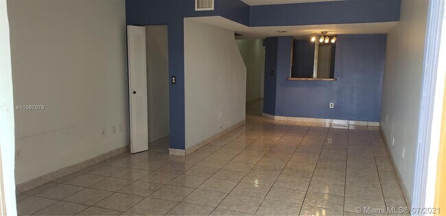 Building Photo - 12528 NW 11th Ln