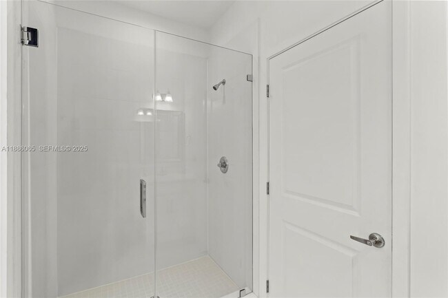 Building Photo - 14841 SW 39th Terrace