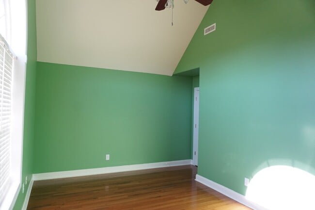 Building Photo - 1020 Ringlet Ct