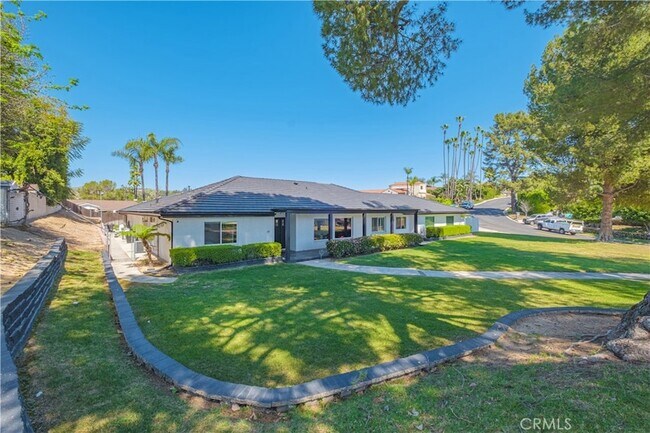 Building Photo - 9109 La Alba Dr