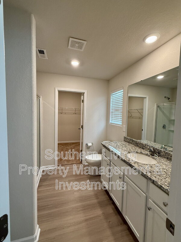 Building Photo - 3047 Cres Lk Ln