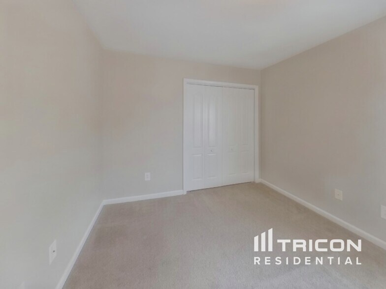 Building Photo - 748 Overton Ridge Way