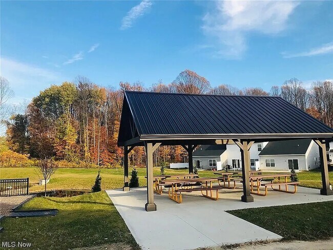 Building Photo - 3472 Bushwillow Dr