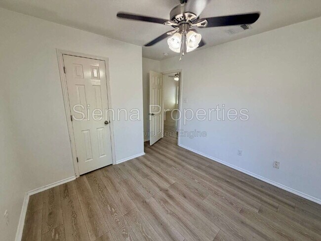 Building Photo - 1148 Shadow Creek Blvd