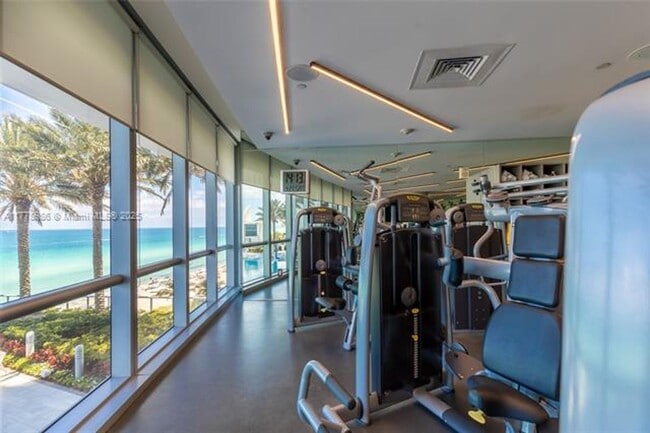 Building Photo - 17121 Collins Ave