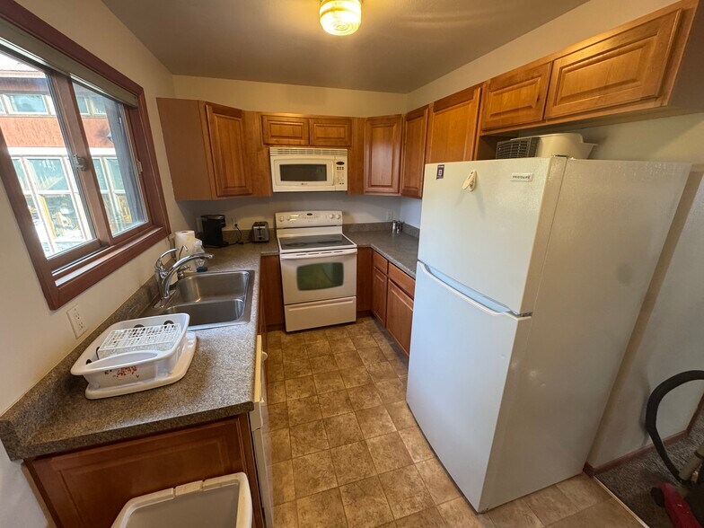 Building Photo - 3402 Urban St