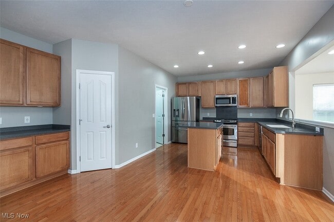 Building Photo - 2553 Seton Dr