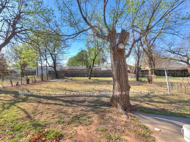 Building Photo - Charming Mid Norman 3 Bed 2 Bath Home!