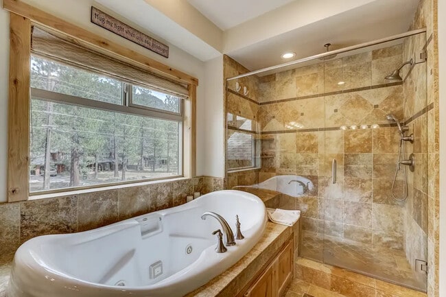 Building Photo - 3390 Beaver Brae