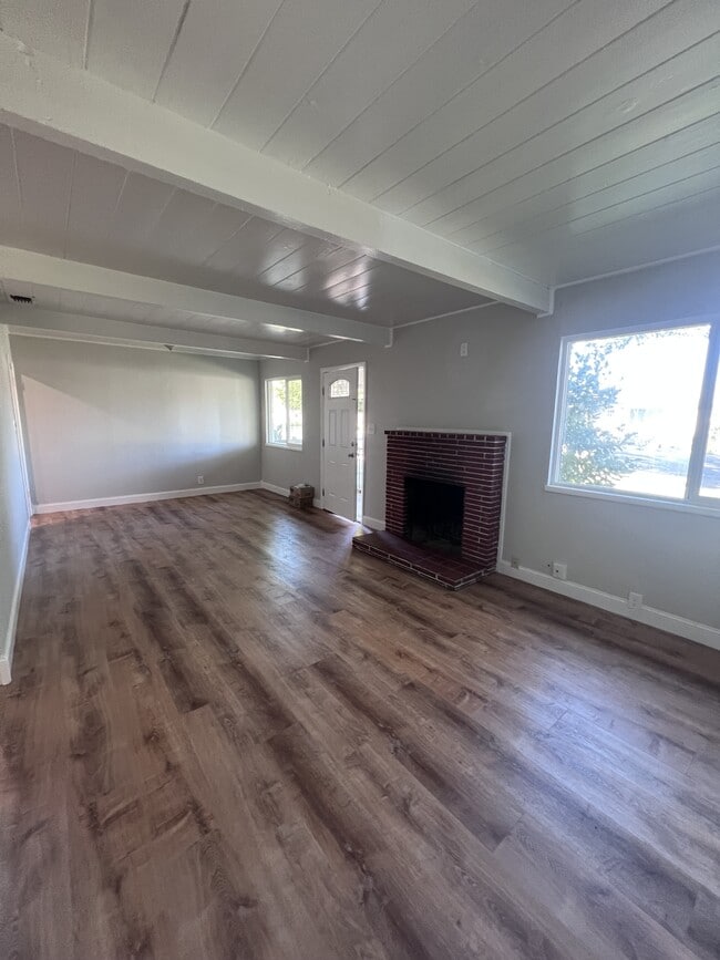 Building Photo - 206 Anderson Ave