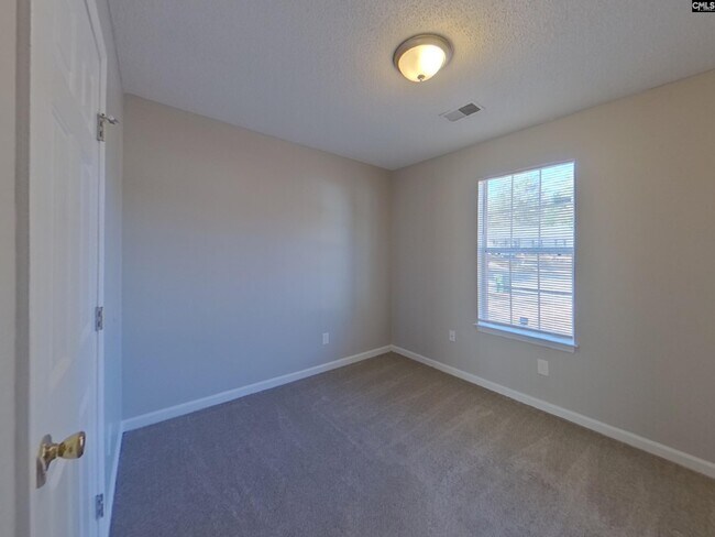 Building Photo - 3 Sonny Ct