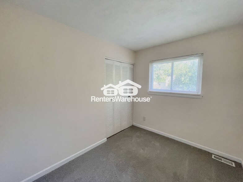 Building Photo - 4960 Clover St