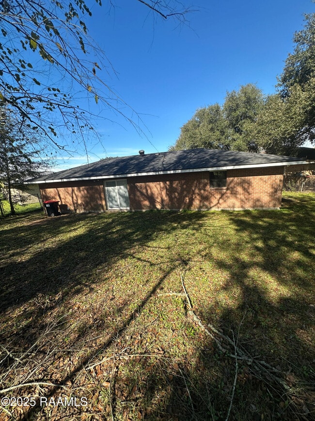 Building Photo - 210 French Ct