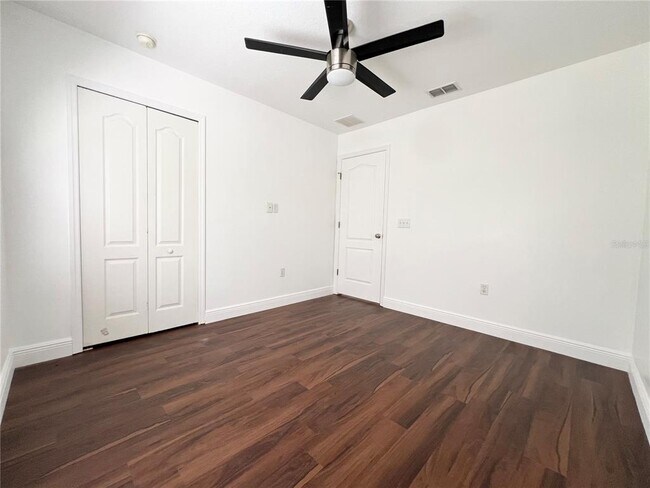 Building Photo - 7138 Five Oaks Dr
