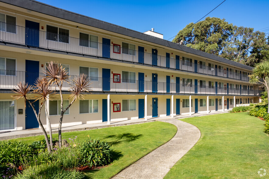 Building Photo - Pacific View Apartments