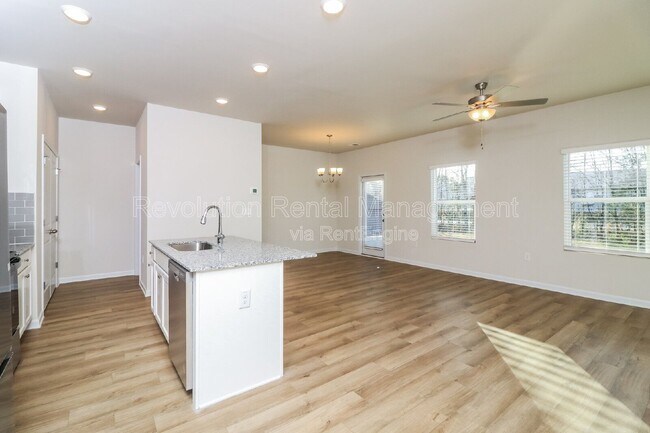 Building Photo - 1002 Merritt Dr