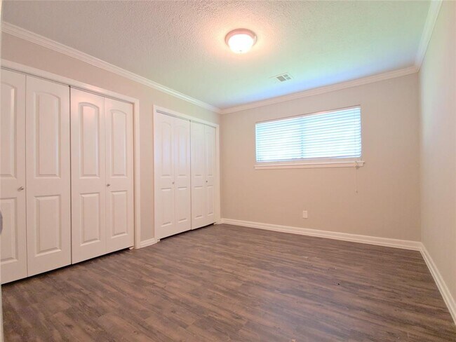 Building Photo - 18918 Walden Forest Dr