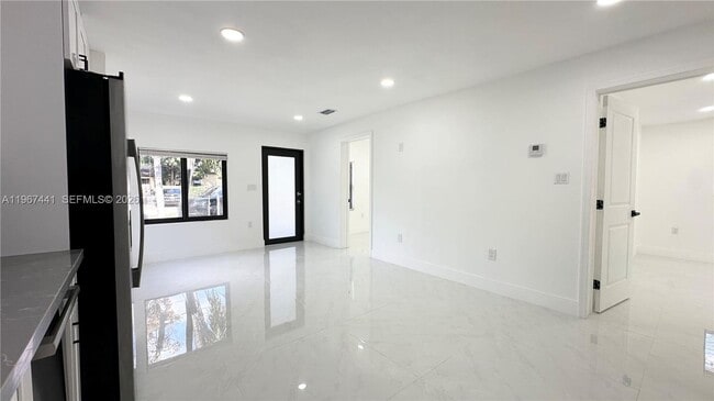 Building Photo - 1304 NW 43rd St