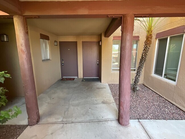 Building Photo - Casa Club Rental
