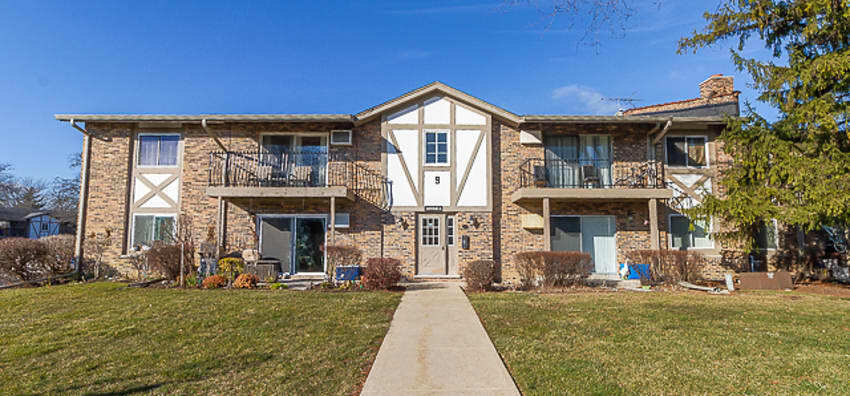 Building Photo - 16W540 87th St