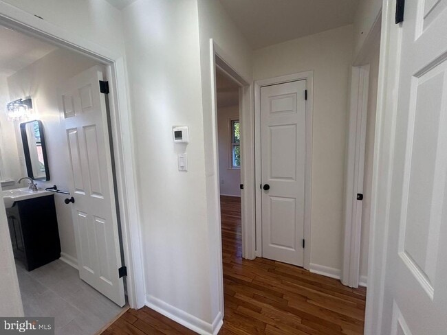 Building Photo - 144 2nd Ave