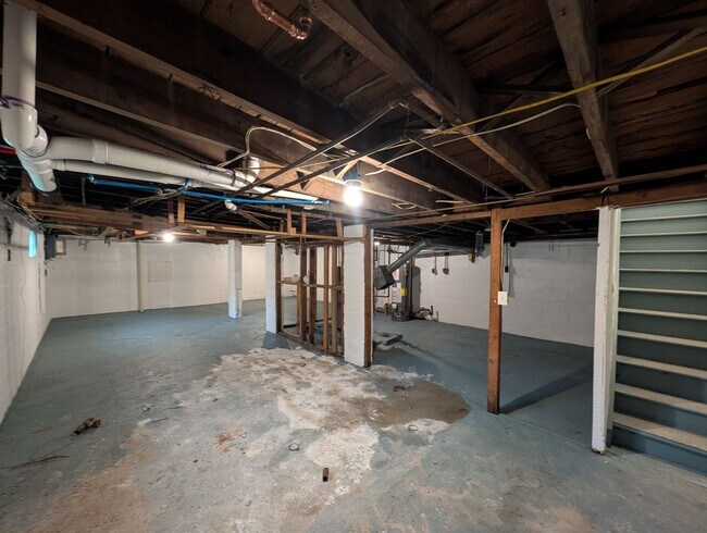 Building Photo - Stunning 3 bedroom 2 bathroom single family house available in Asbury Park!