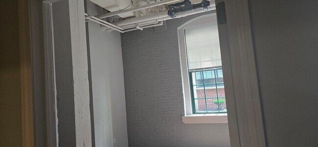 Building Photo - 160 Lafayette St