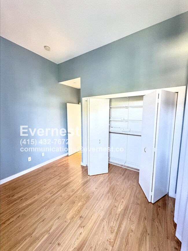 Building Photo - Beautiful 2 bed 2 bath in Oakland!