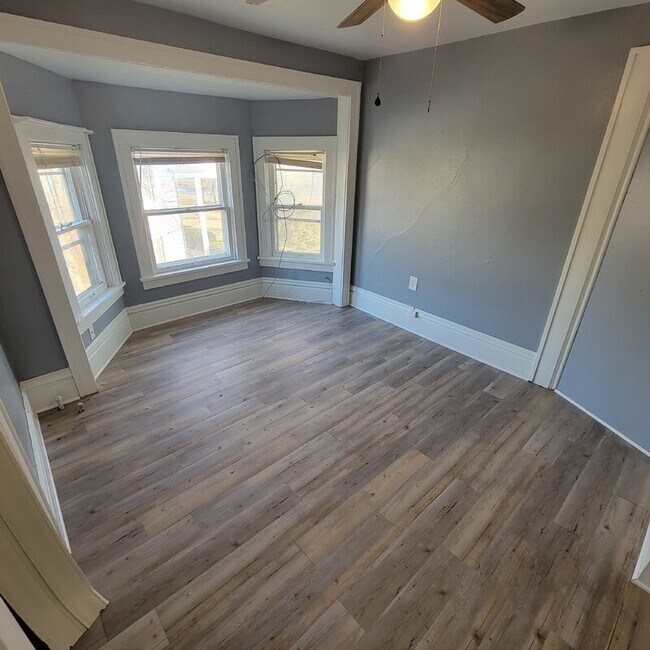 Building Photo - 1402 Willis Ave
