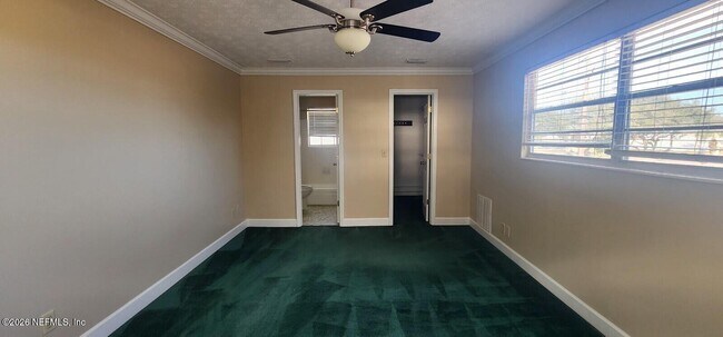 Building Photo - 25 Versaggi Dr