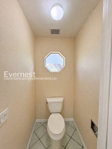 Building Photo - 5609 Rosewall Cir