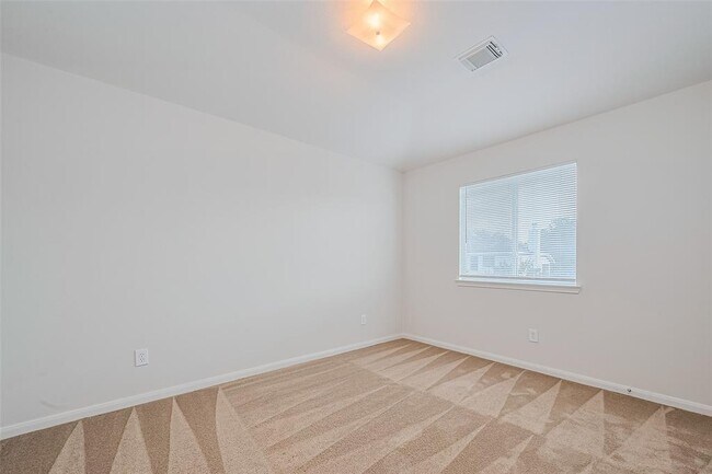 Building Photo - 5635 Eagle Sky Blvd