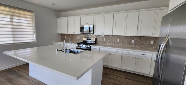 Building Photo - Brand New 4 Bedroom 3 Bathroom Home in Elk...