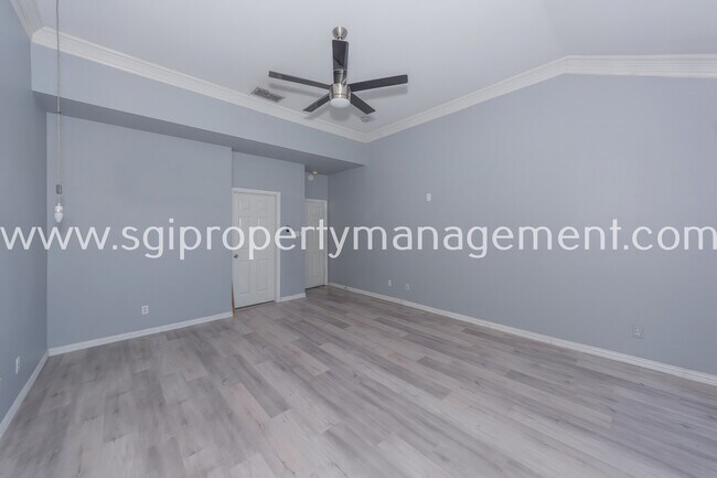 Building Photo - 6001 Pinwood Cir