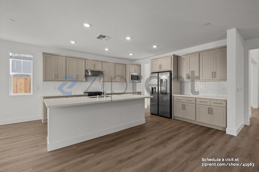 Building Photo - 7813 Lamplight Ct