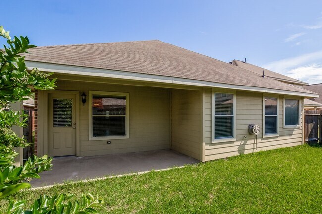 Building Photo - 30723 Ginger Trace Dr