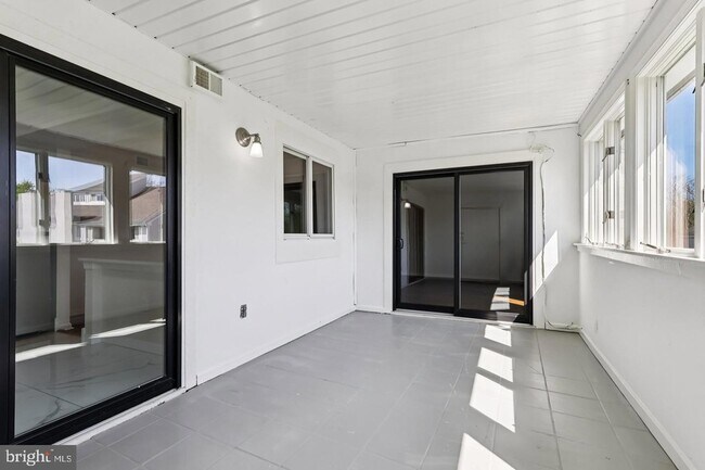 Building Photo - 106 Harvest Ln