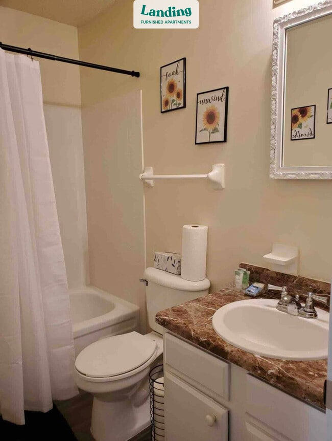 Building Photo - 595 Hicks Rd