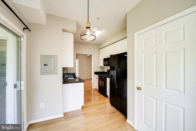 Building Photo - 5982 Founders Hill Ct