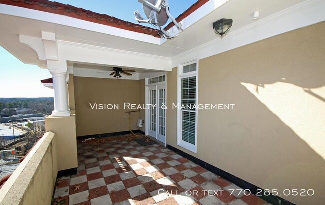 Building Photo - 829 Clifton Heights Ln.- Luxury Townhome