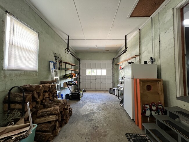 Building Photo - 120 Clearview Dr