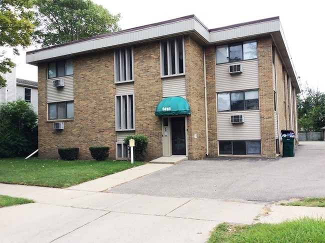 Primary Photo - Vine Street Apartments