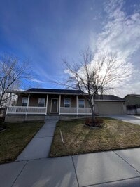 Building Photo - 515 Sawtooth St