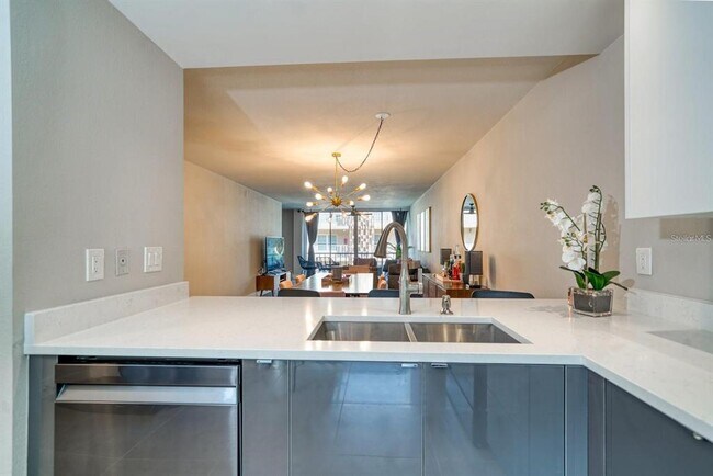 Building Photo - 105 Island Way