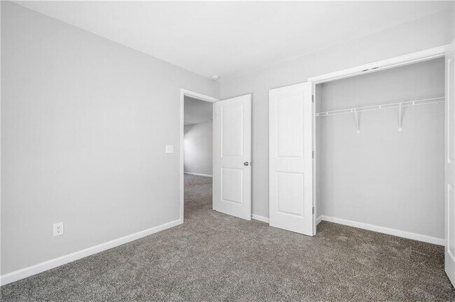 Building Photo - 4646 Waxwing St