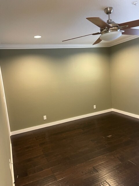 Building Photo - 228 Avenida Santa Barbara