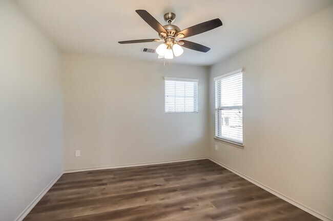 Building Photo - 2602 Ski Lodge Dr